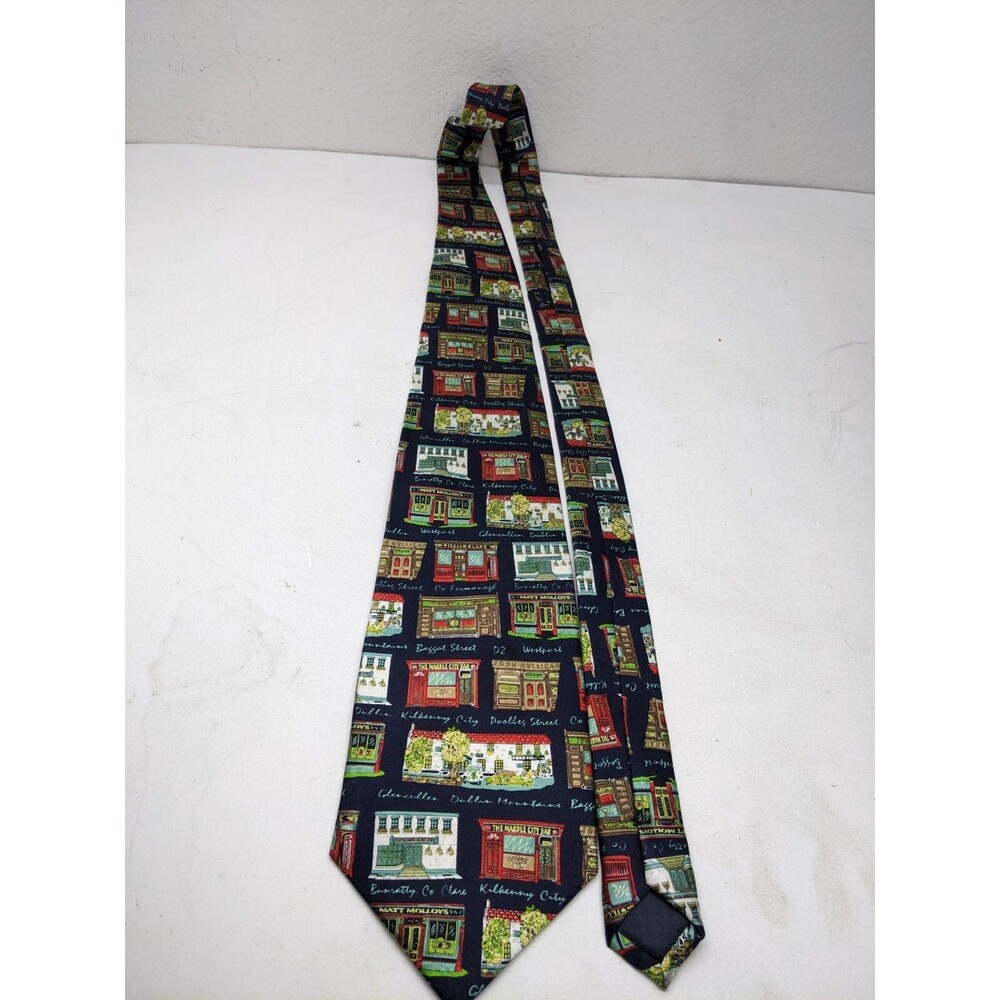 Irish Pubs of Ireland Mens Neck Tie 100% Silk Outer By Traditional Craft 58”